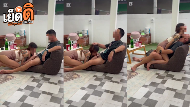 คลิปหลุด เสียวกันนอกบ้านแบบไม่สนคนมอง!! จับกระหรี่ร่านหีนั่งดื่มกันยันเช้า ก่อนจะโม๊คควยเสียวๆกดหัวฟินสุดๆแล้วจับควยสอดหีแล้วขย่มมันส์ๆ